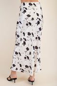 Load image into Gallery viewer, Sabrina Flower Skirt