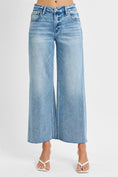 Load image into Gallery viewer, The Stella light denim jeans