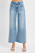 Load image into Gallery viewer, The Stella light denim jeans