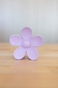 Load image into Gallery viewer, Flower Hair Claw Clip