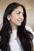 Load image into Gallery viewer, Darling crystal earrings