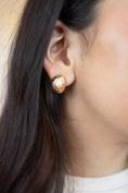 Load image into Gallery viewer, Sofia gold earring