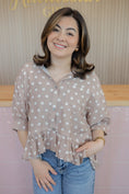Load image into Gallery viewer, Pretty polka sand top
