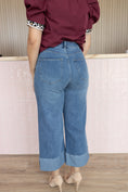 Load image into Gallery viewer, Cassy Denim Jeans