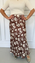 Load image into Gallery viewer, THE MOCHA MUSE SKIRT