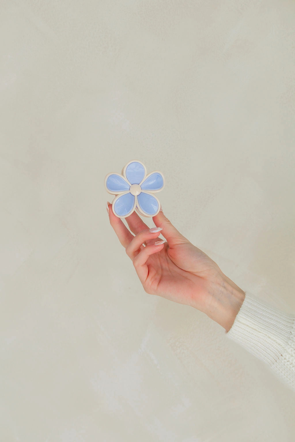 BABY BLUE FLOWER CLIP