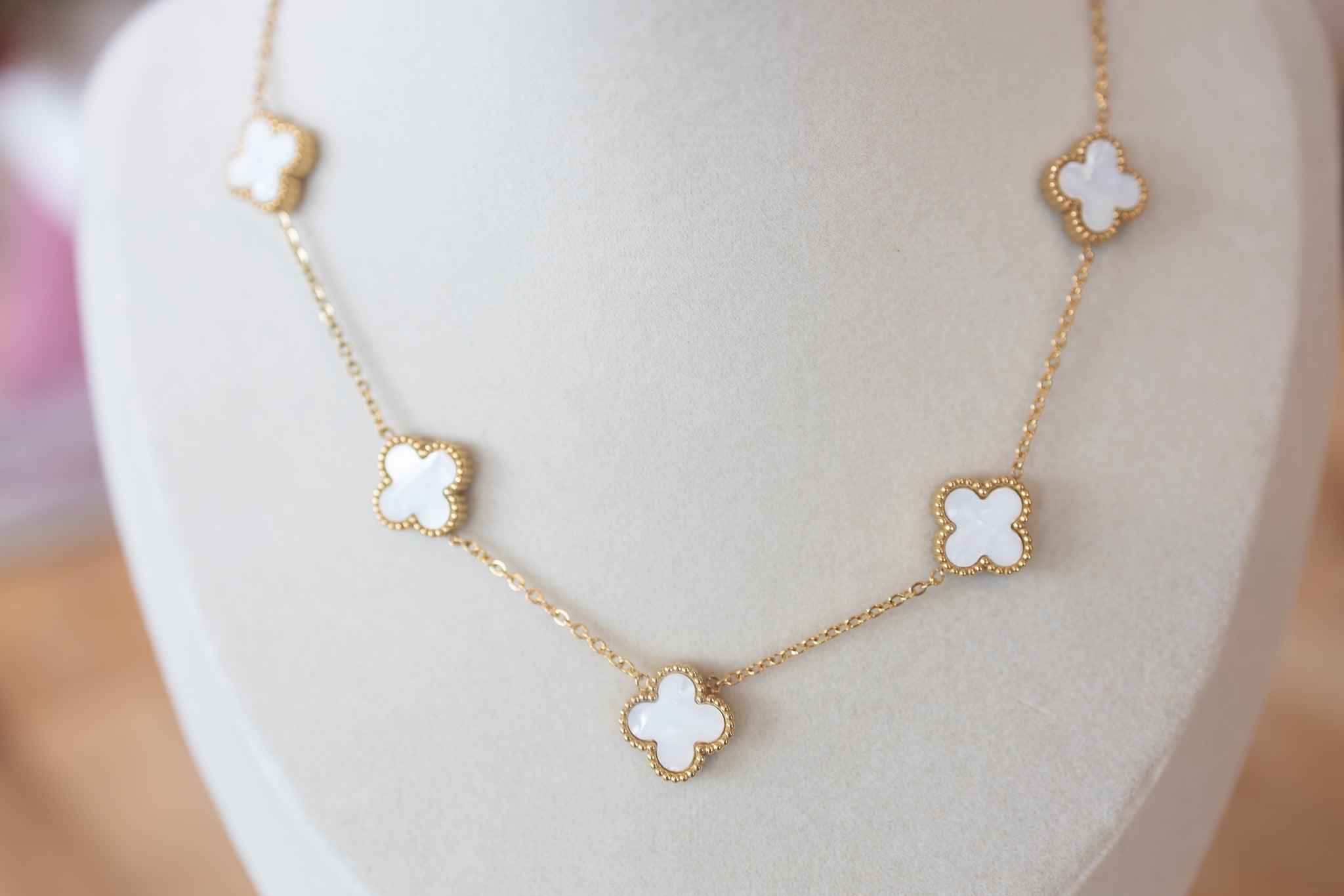 Reina White Necklace
