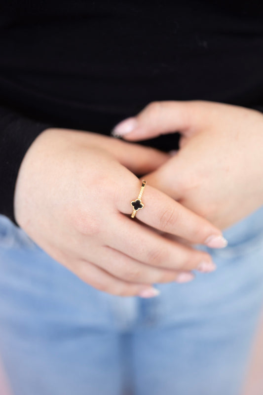 Elegant black clover ring