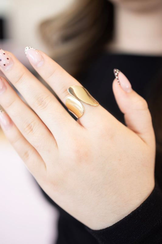 Darling gold ring