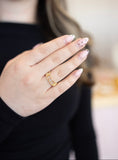 Load image into Gallery viewer, Mother of pearl clover ring
