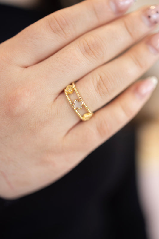 Mother of pearl clover ring