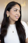 Load image into Gallery viewer, Daisy gold earrings

