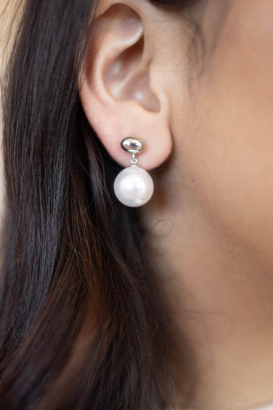 Moonlit pearl earrings