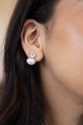 Load image into Gallery viewer, Lace & pearl earrings
