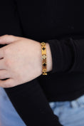 Load image into Gallery viewer, Lumi clover bracelet
