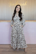 Load image into Gallery viewer, Mellanie Cream Dress
