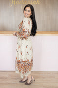 Load image into Gallery viewer, Laurel brown floral dress
