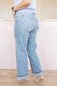 Load image into Gallery viewer, KENDALL LIGHT DENIM HR JEANS
