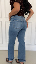 Load image into Gallery viewer, HAZEL MID-RISE ANKLE JEANS
