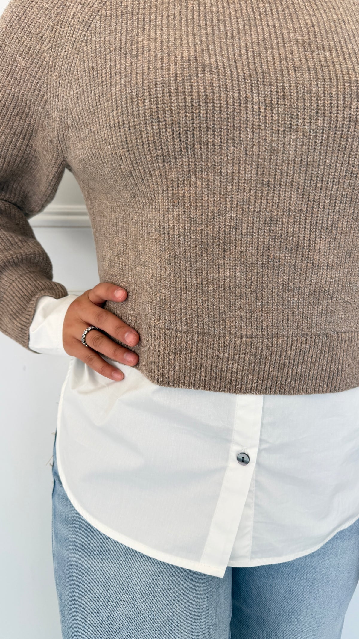 KARELY MOCHA SWEATSHIRT
