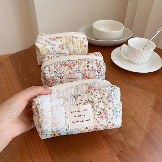 FLORAL PRINTED PADDED BAG